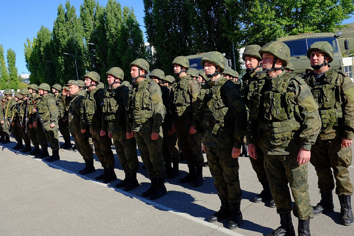 Губернатор Александр Соколов приехал в Вольск к мобилизованным из Кировской области 